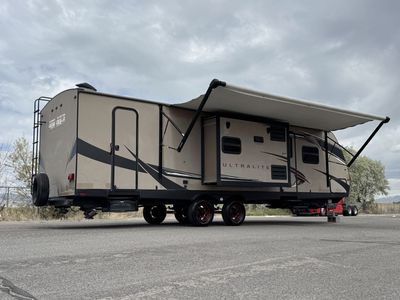 2017 Winnebago 28DDBH
