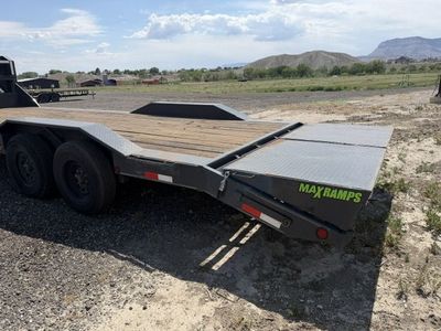 Load Trail Gooseneck Flatbed Trailer w/ Max Ramps