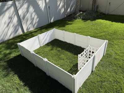 Vinyl Raised Garden Bed/Planter Box