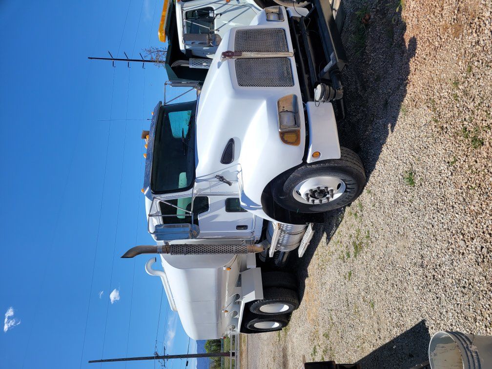 2005 Kenworth water truck.