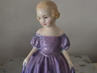 Royal Doulton Figurine "Marie" #HN1370 circa 1960