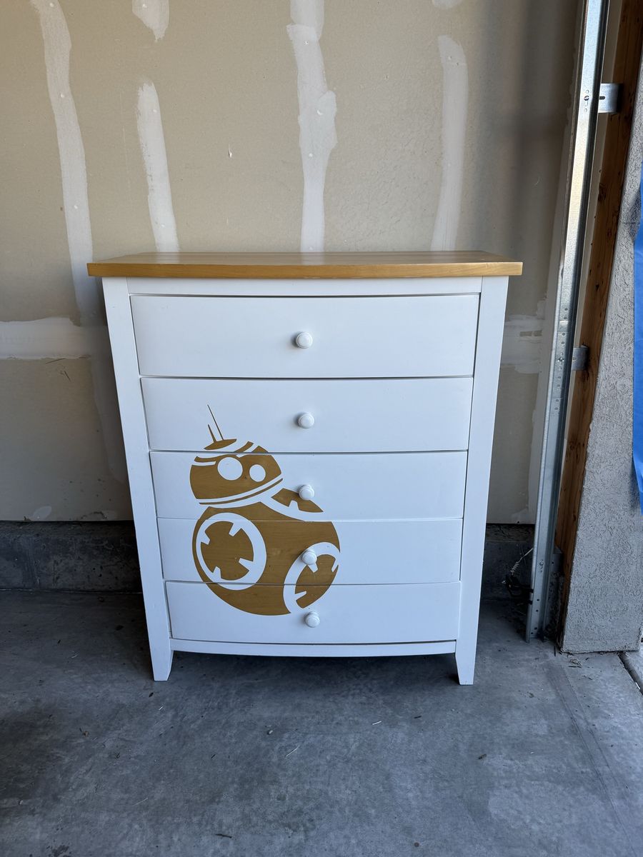 Star Wars BB-8 White & Wood  5-Drawer Dresser Furniture