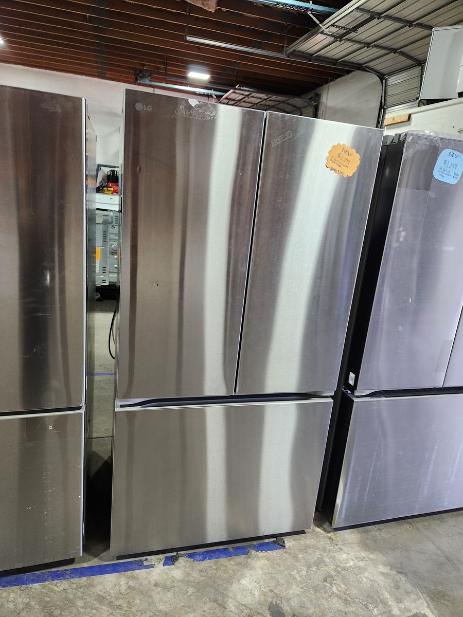 Brand New! LG Stainless Steel French Door Refrigerator with Bottom Freezer