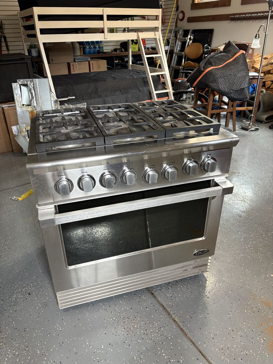 DCS by Fisher & Paykel 36" Gas Range Stainless Steel 6 Burner Freestanding Oven
