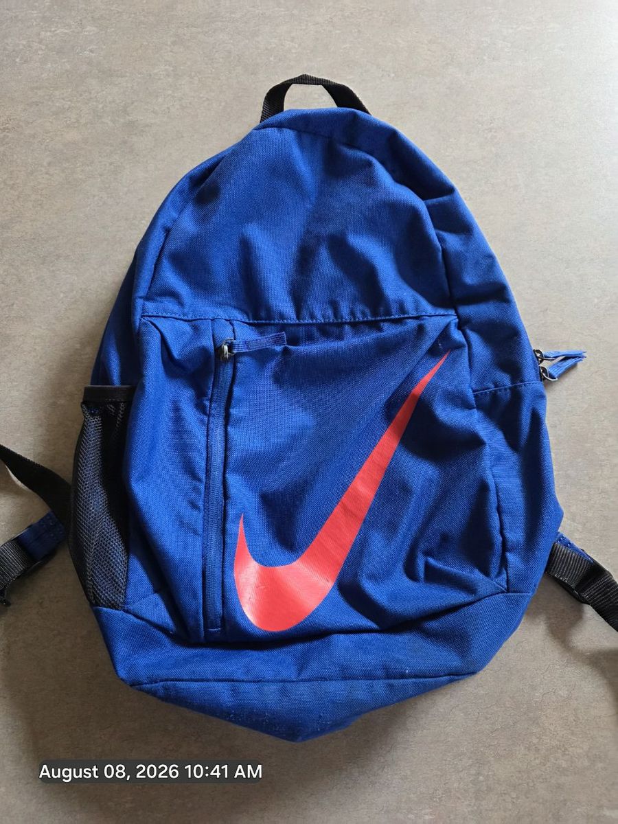 NIKE backpack perfect size for school