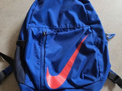 NIKE backpack perfect size for school