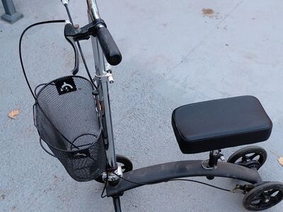 BodyMed Knee Walker In Very Good Condition Brakes And All.