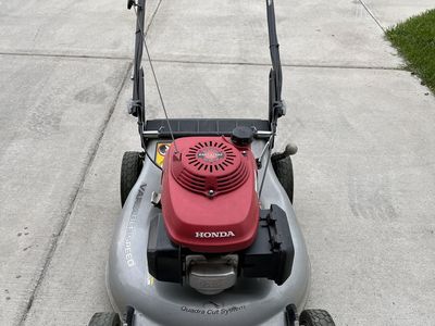 HONDA (HRR2163VXA) 21" SMART DRIVE SELF PROPELLED VARIABLE SPEED QUADRA CUT MULCHING LAWN MOWER