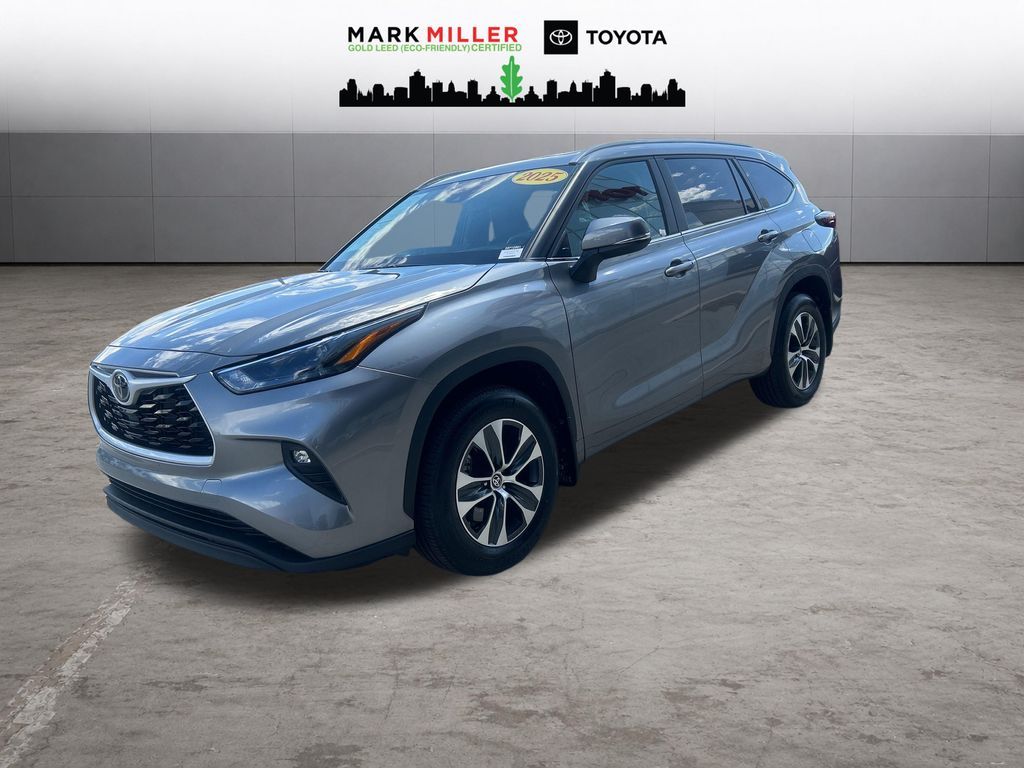 2025 Toyota Highlander XLE