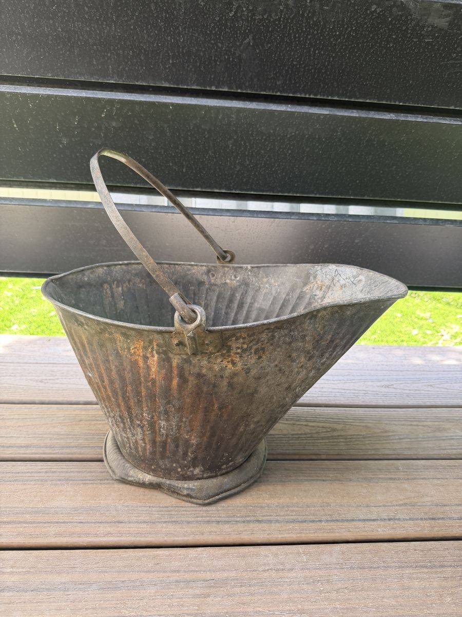 Vintage Coal Hod Scuttle Bucket - Antique Rustic Farmhouse Decor with Handle