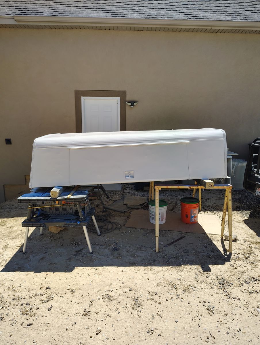 CAMPER SHELL / COMMERICAL TRUCK TOPPER