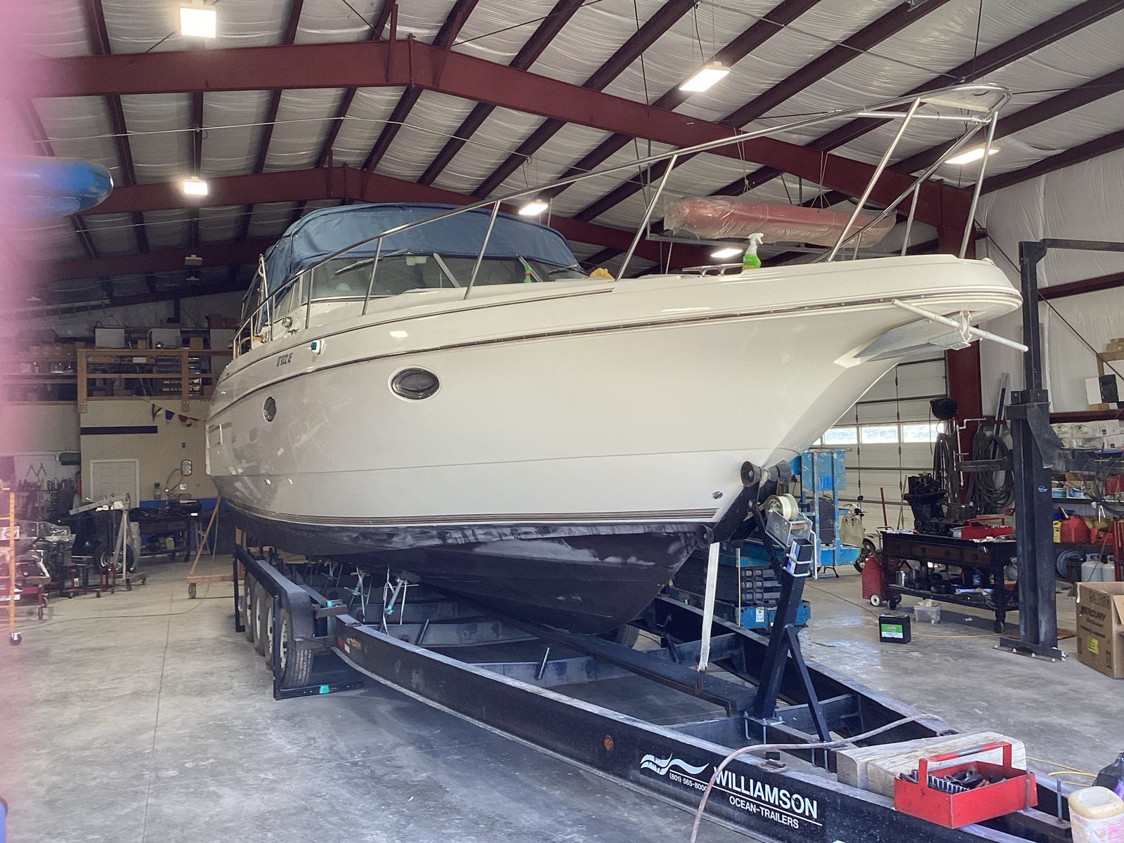 Cruisers Yachts 3575