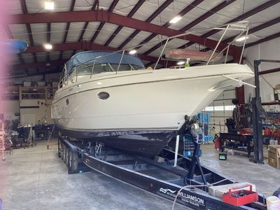 Cruisers Yachts 3575
