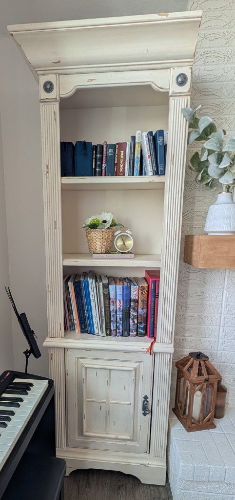 Entertainment center piers pair