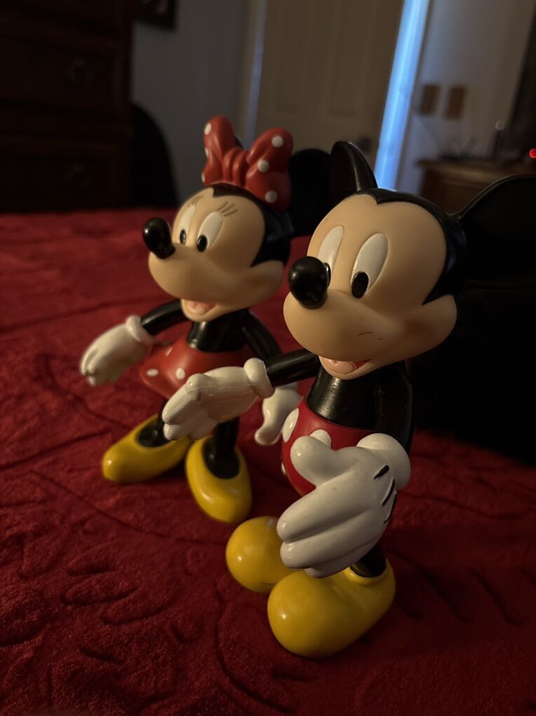 Disney Collectibles Micky And Mini