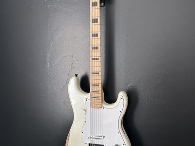 Stratocaster (Highly Customized)