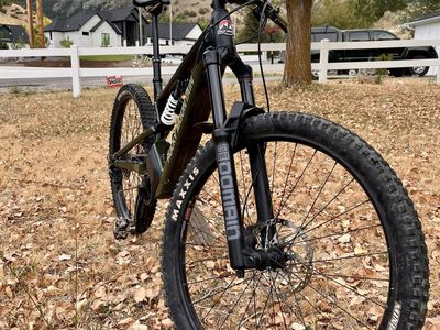 (Brand new battery!) Large 2022 Rocky Mountain Altitude Powerplay Coil