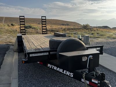 2025 PJ Trailers 22' Flatbed 14K Trailer, Like New
