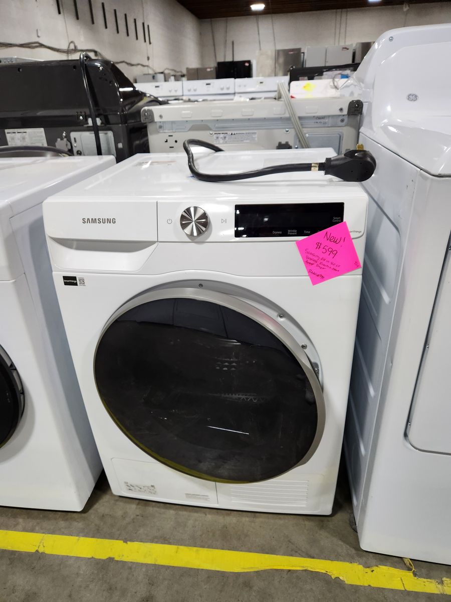 BEAUTIFUL BRAND NEW! SAMSUNG 24INCH 4.0CF VENTLESS HEAT PUMP ELECTRIC DRYER!