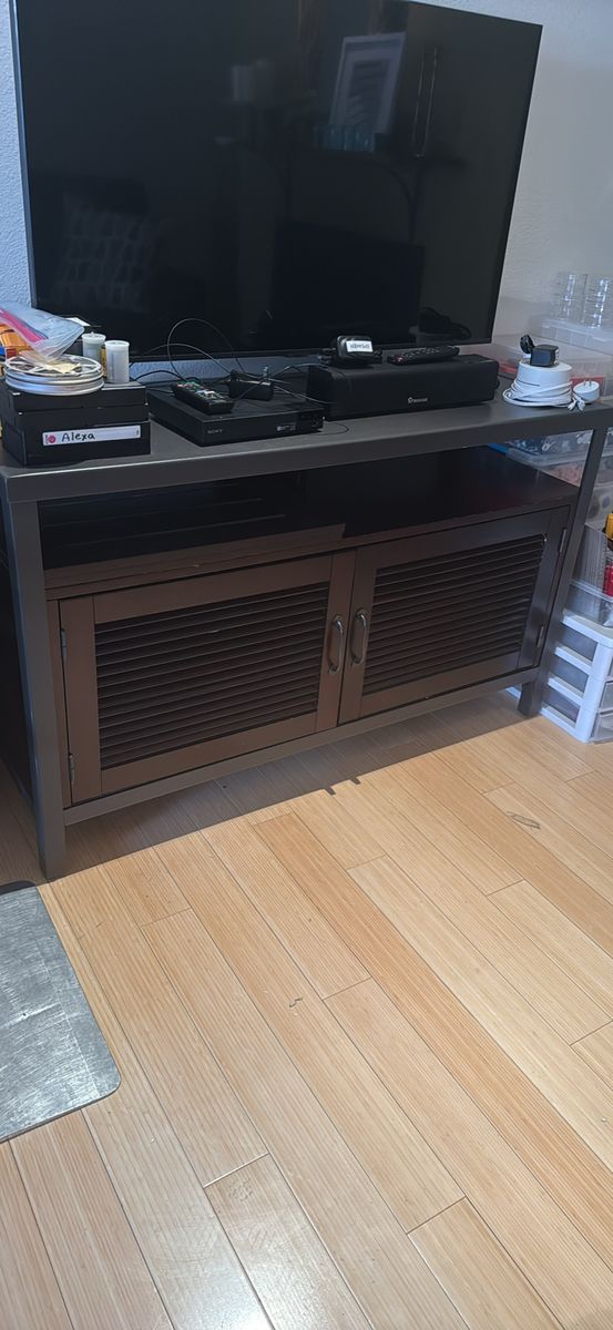 TV Stand/ Media w/ Cabinet