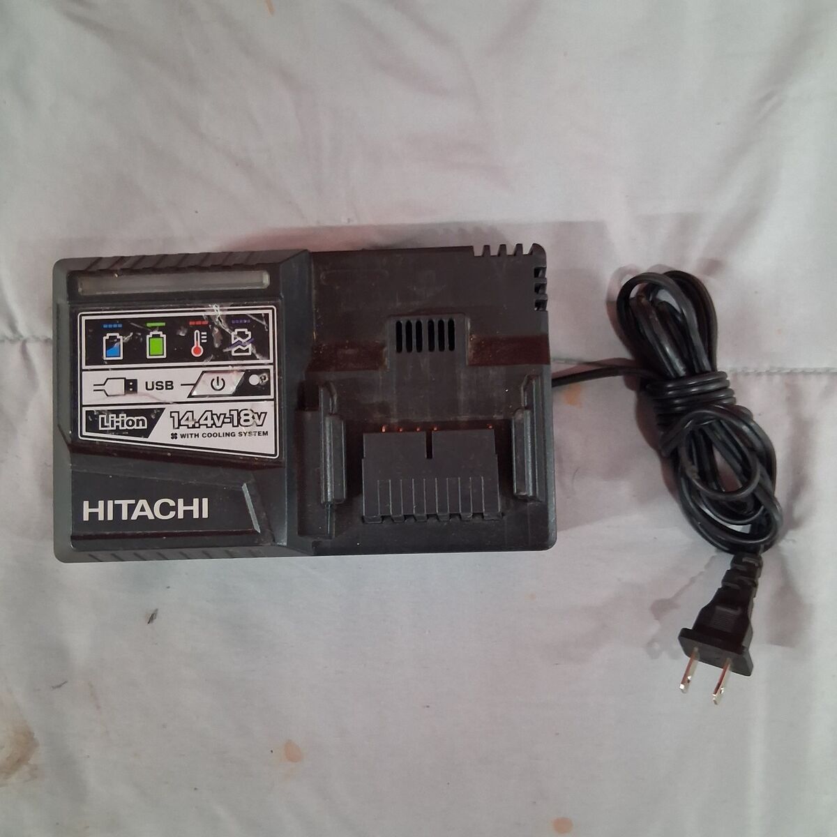 HITACHI UC18YSL3 Battery Charger