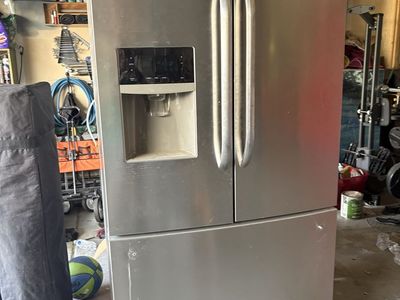 Fridge with drawer freezer