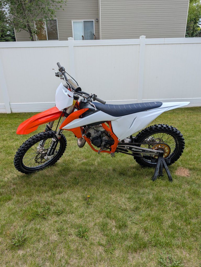 2022 KTM 125