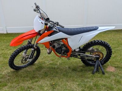 2022 KTM 125