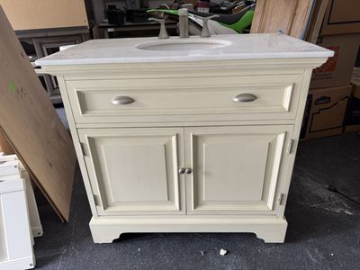 Bathroom Vanity 36Hx36Lx21W