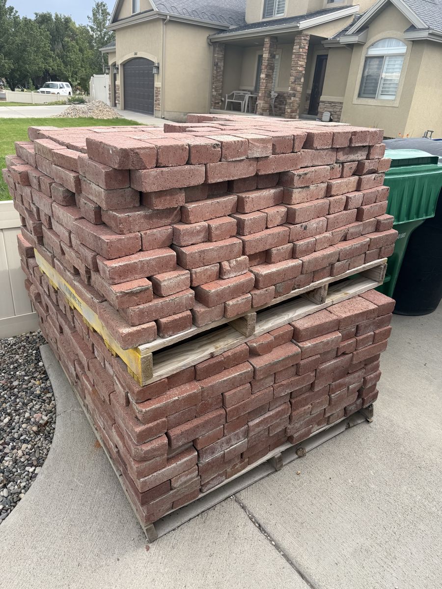 Pallet of Used Red Paver Bricks