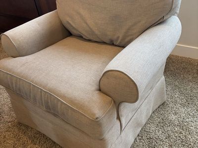 Cozy Beige Fabric Armchair - Comfortable & Stylish Seating for Any Room