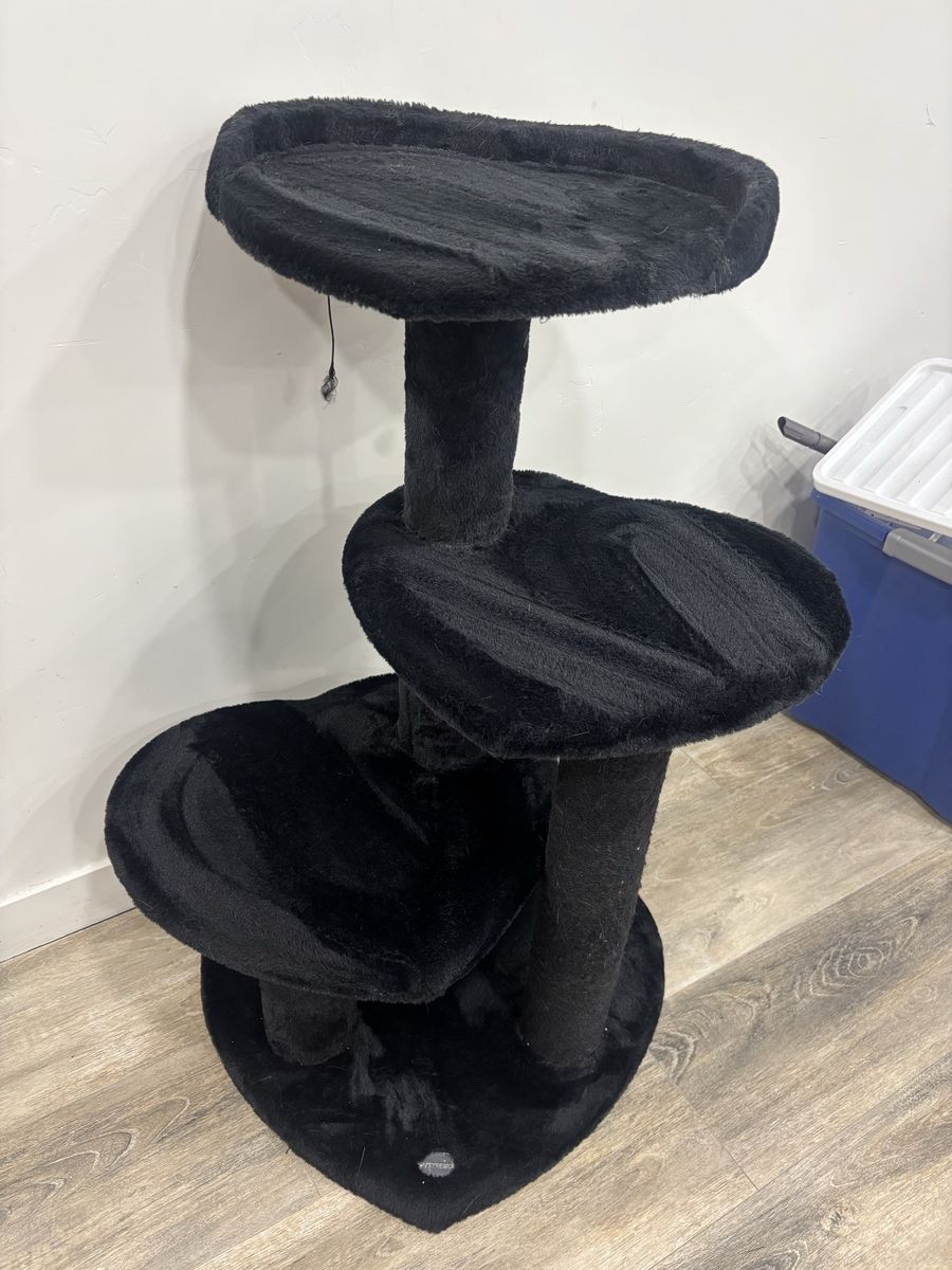 Cat Tree - Heart Shaped
