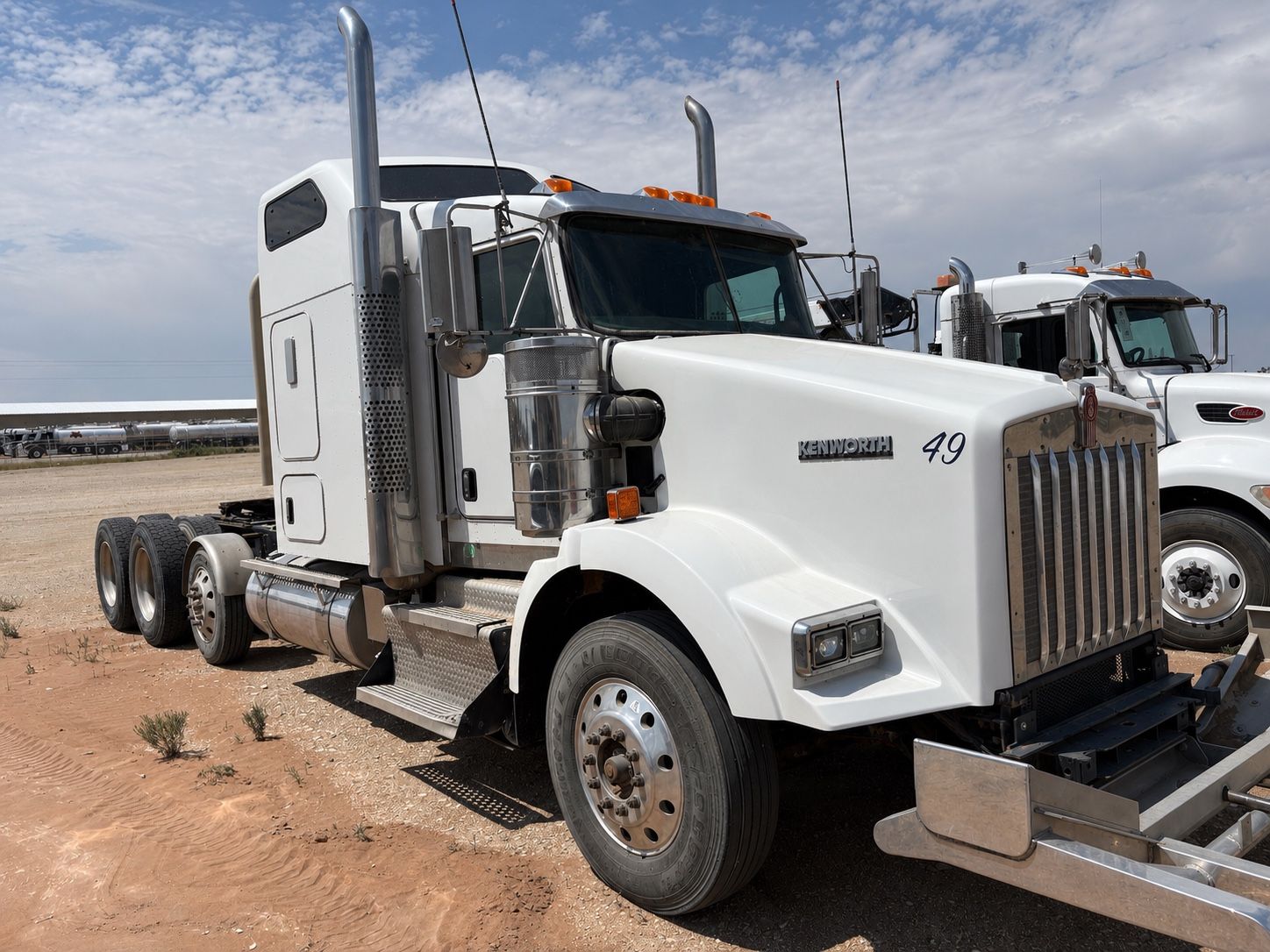 2016 Kenworth T800 (new engine in Aug 2023)