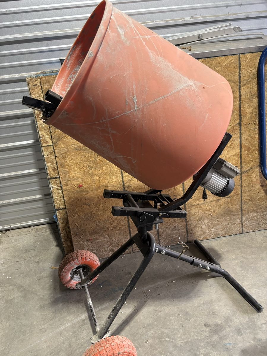Concrete mixer