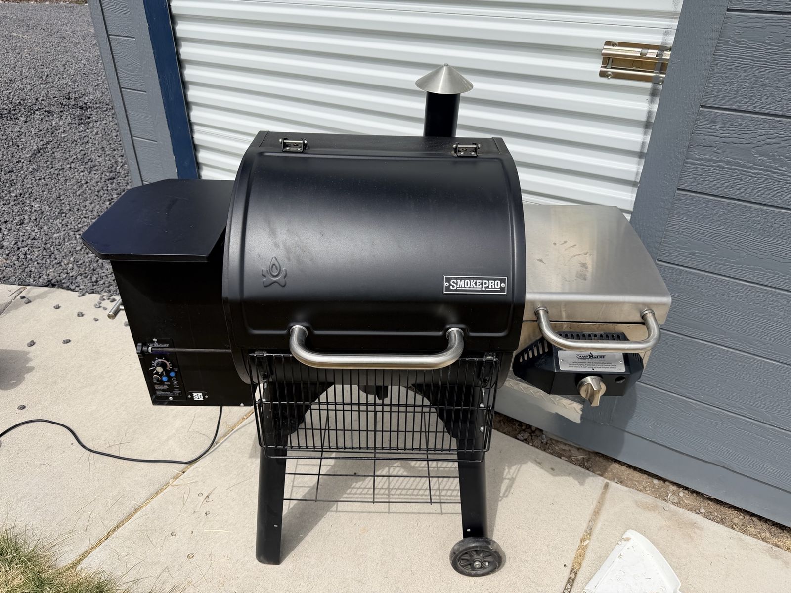 Camp Chef SmokePro Pellet Grill with Sidekick Sear