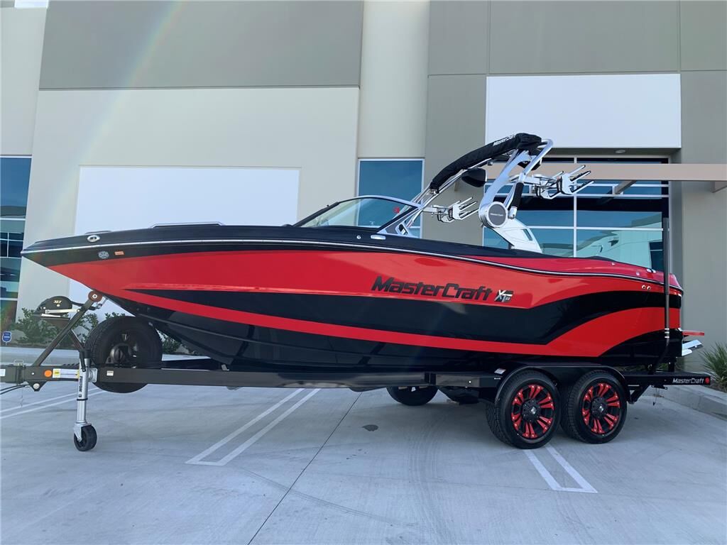 2020 Mastercraft XT22 ***178 Hours***