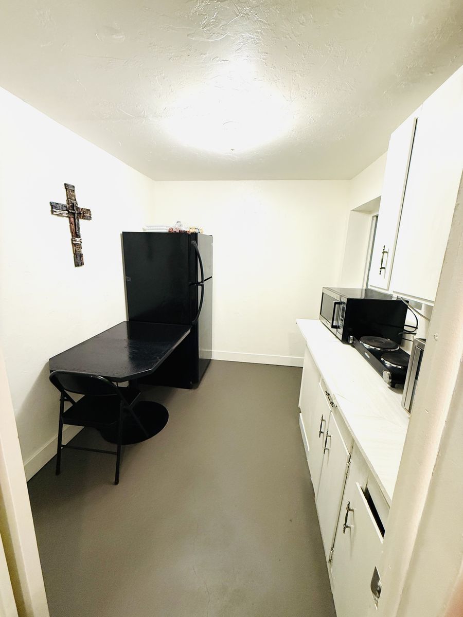 Main image 3