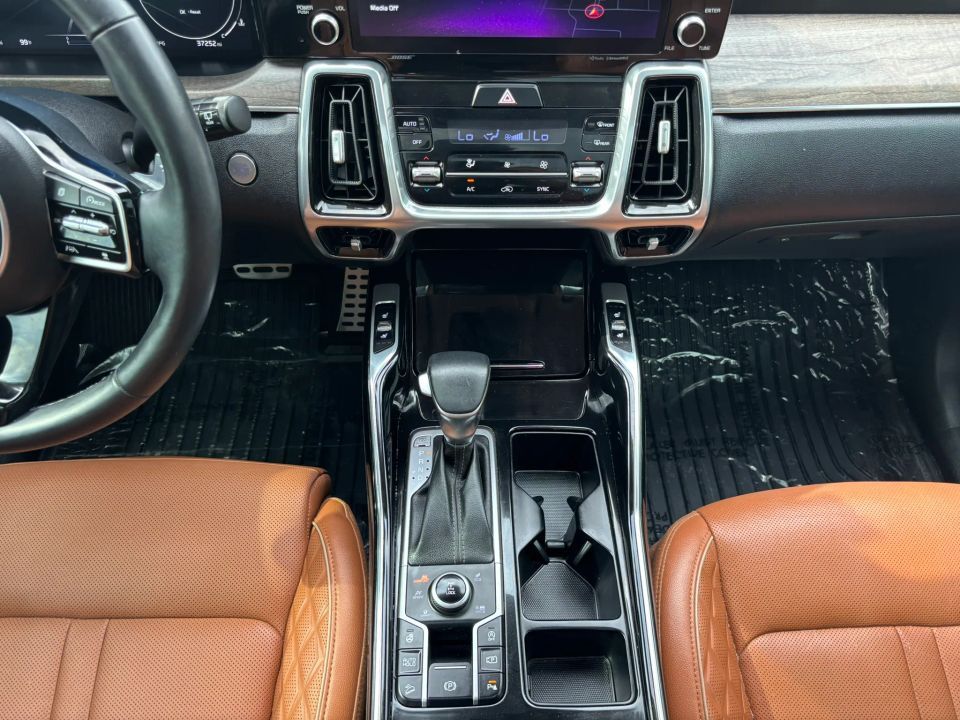 Main image 16