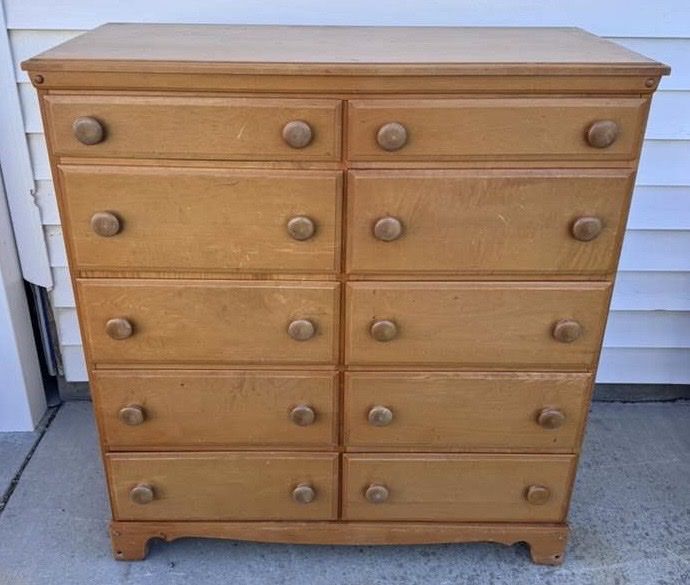 Adorable dresser