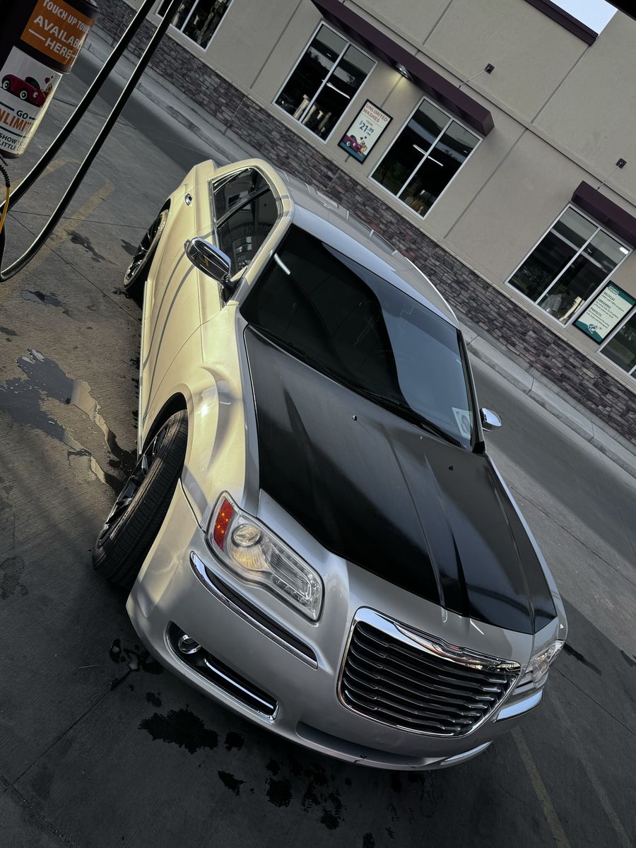 2012 CHRYSLER 300 300C Hemi