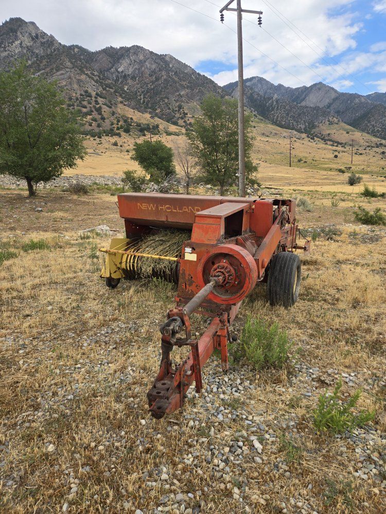 New Holland Small Square Hay Baler (project)
