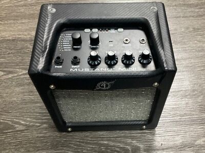 FENDER MUSTANG MINI GUITAR AMP