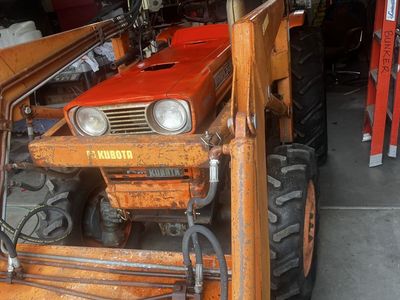 Kubota 4x4 and loader