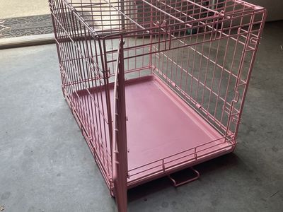 Pink Folding Wire Dog Crate with Removable Tray - Medium Size, Excellent Condition