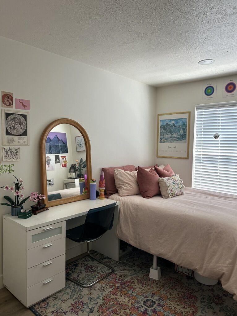 PRivate room To Rent!!!