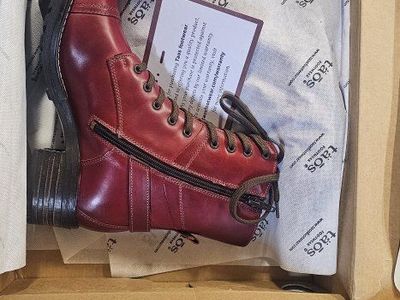 Taos Women's Crave Boot - Classic Red US 8 New in box