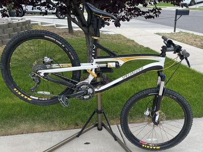 2012 Specialized Camber Comp 26" Full Suspension Mountain Bike - Size Large, Aluminum Frame