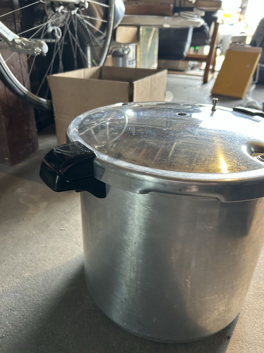 Presto 409A 23 Quart Pressure Canner Cooker Stock Pot