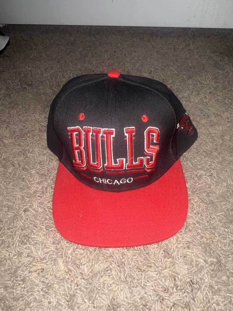Chicago Bulls Snapback Hat Black Red Embroidered NBA Basketball Fan Gear
