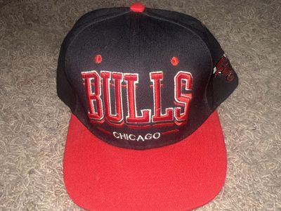 Chicago Bulls Snapback Hat Black Red Embroidered NBA Basketball Fan Gear